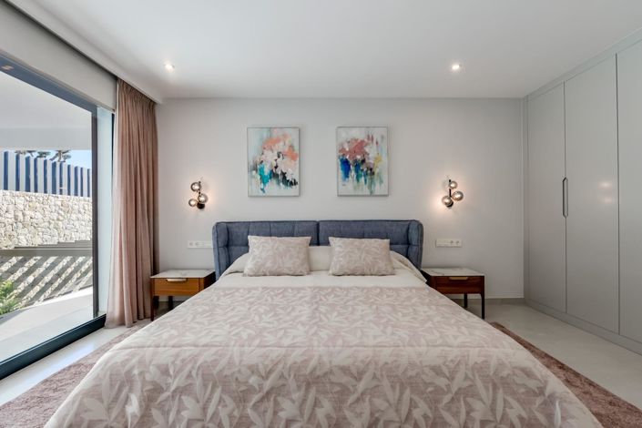 Image No.33-8 Bed Villa for sale