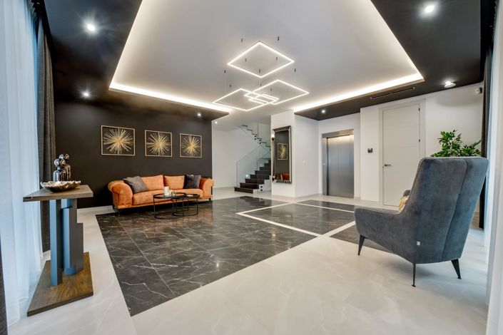 Image No.9-8 Bed Villa for sale