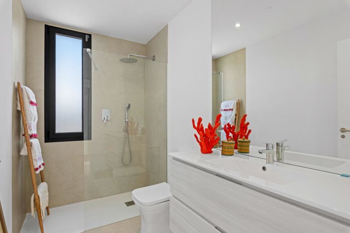 Image No.26-3 Bed Villa for sale