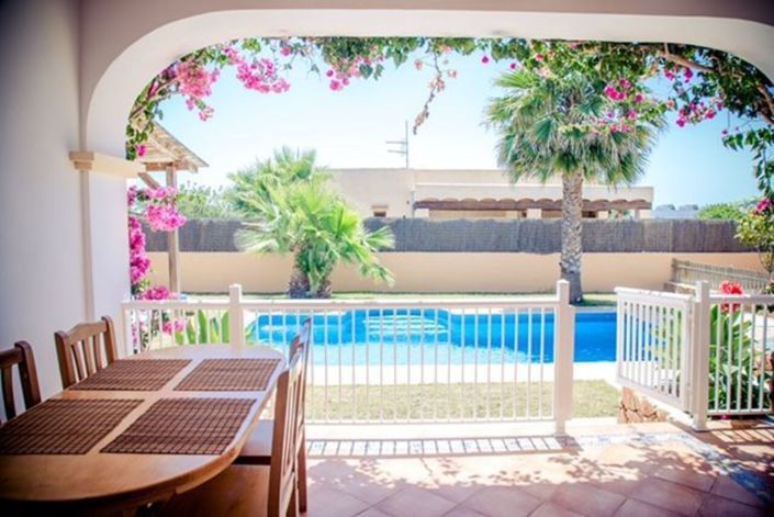 Image No.1-3 Bed Villa for sale