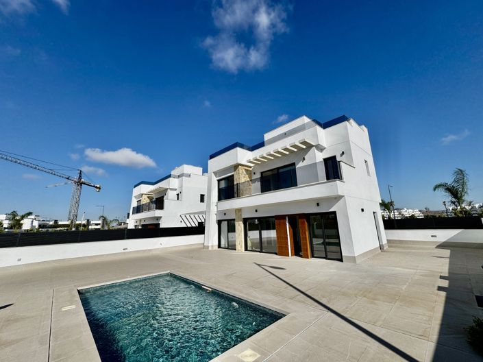 Image No.2-3 Bed Villa for sale