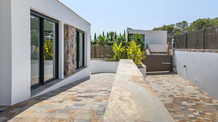 Image No.11-3 Bed Villa for sale