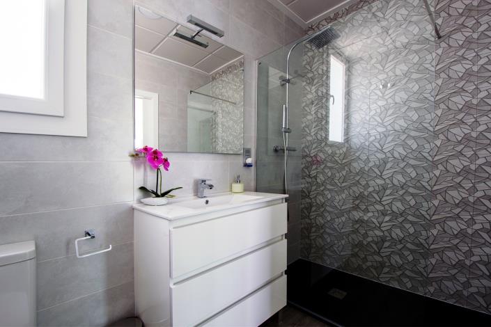 Image No.14-3 Bed Villa / Detached for sale