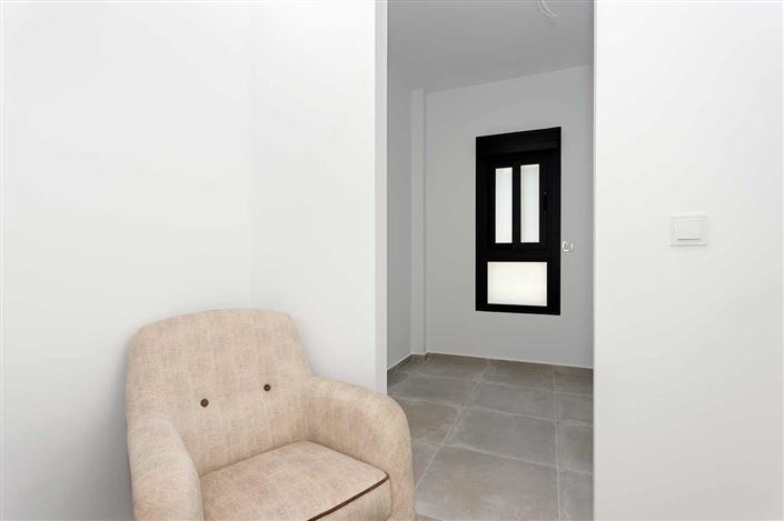 Image No.10-3 Bed Property for sale