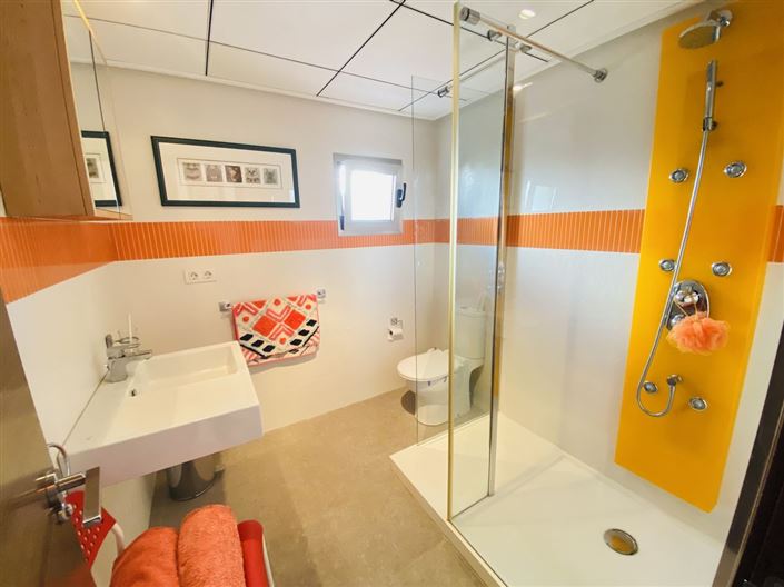 Image No.14-3 Bed Property for sale