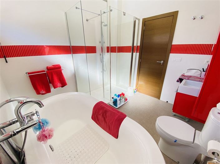 Image No.7-3 Bed Property for sale