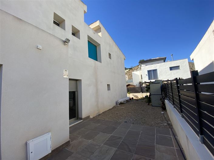 Image No.19-3 Bed Property for sale