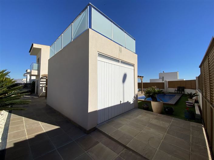 Image No.23-3 Bed Property for sale