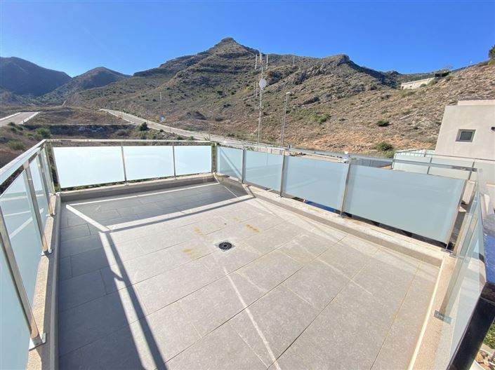 Image No.28-3 Bed Property for sale