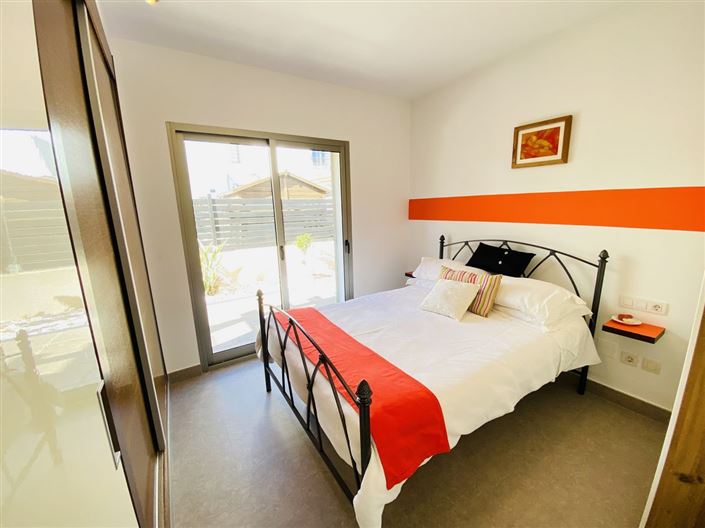 Image No.5-3 Bed Property for sale