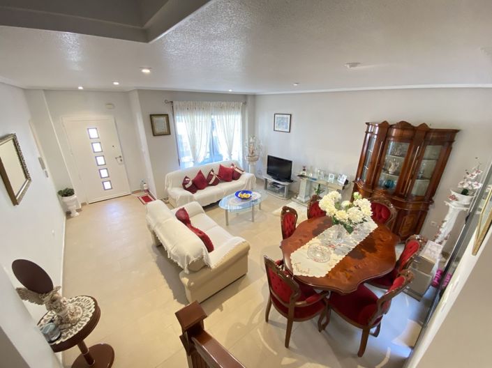 Image No.7-3 Bed Property for sale