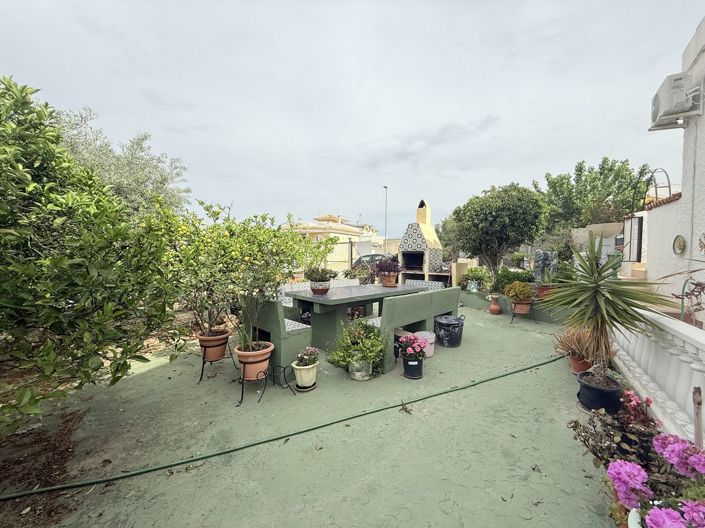 Image No.17-3 Bed Property for sale