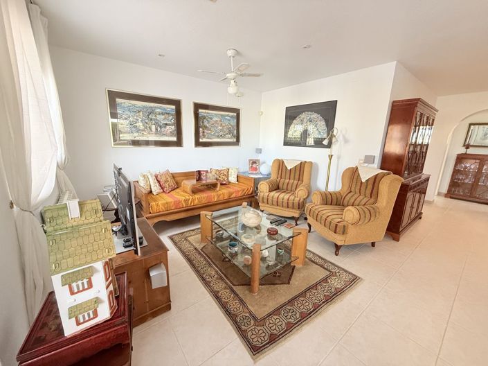 Image No.17-4 Bed Property for sale