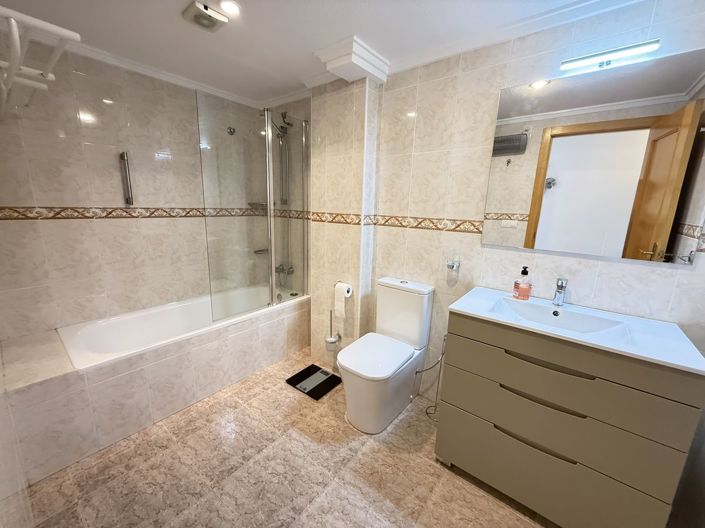 Image No.16-3 Bed Property for sale