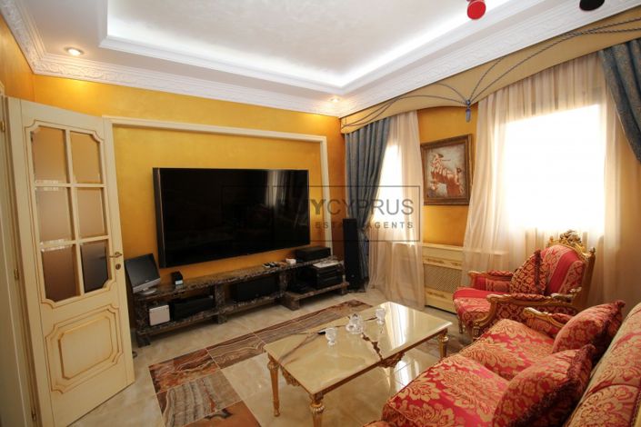 Image No.12-6 Bed Villa for sale