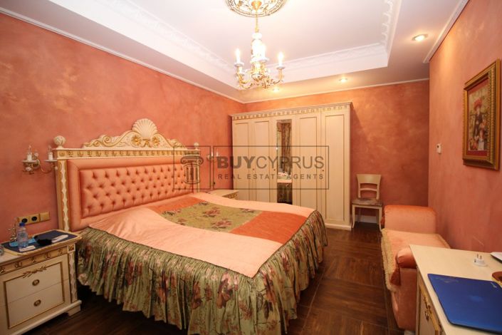 Image No.18-6 Bed Villa for sale