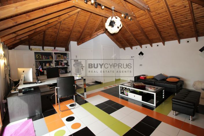 Image No.20-6 Bed Villa for sale