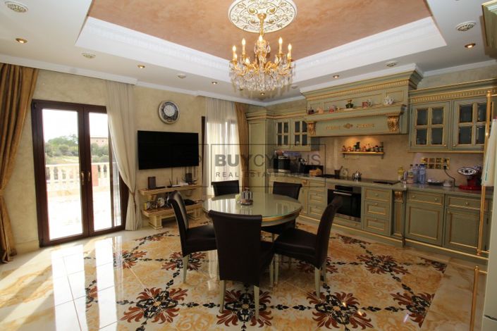 Image No.27-6 Bed Villa for sale