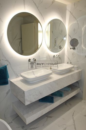 Image No.10-3 Bed Villa for sale