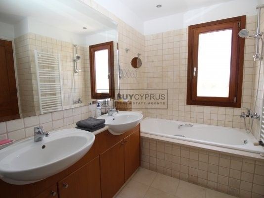 Image No.21-3 Bed Villa for sale