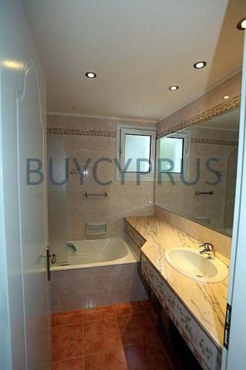 Image No.20-7 Bed Villa for sale