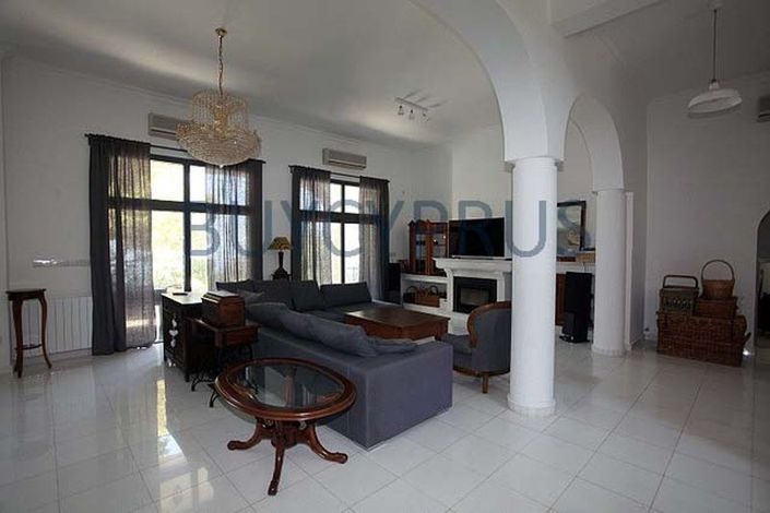 Image No.5-7 Bed Villa for sale