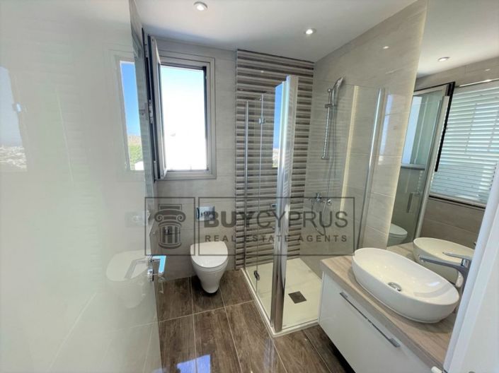 Image No.47-5 Bed Villa for sale