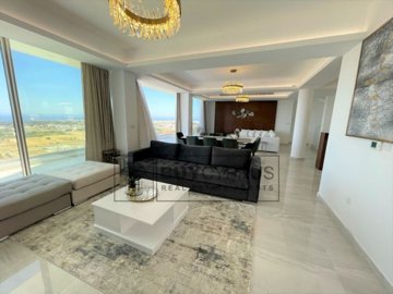 Detached Villa For Sale  in  Yeroskipou