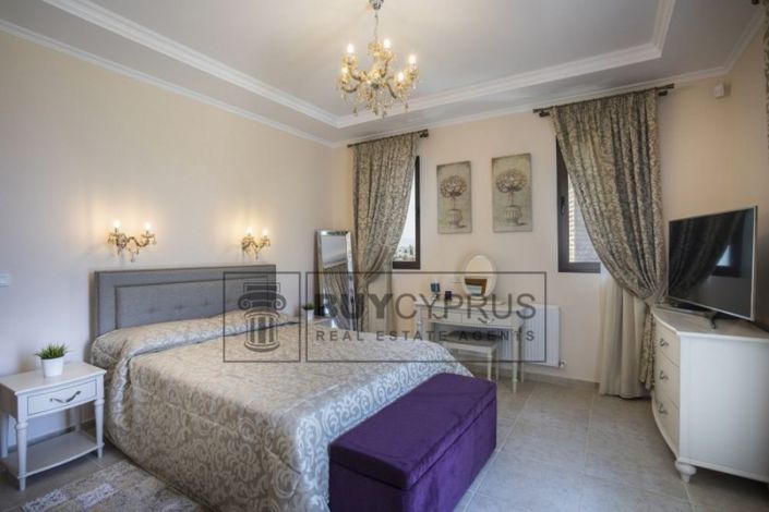 Image No.37-5 Bed Villa for sale