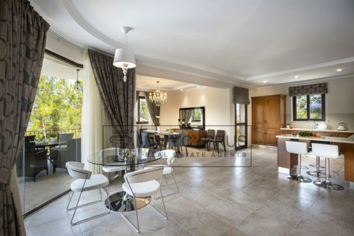 Image No.5-5 Bed Villa for sale