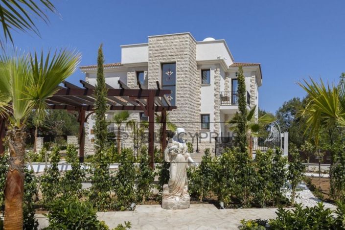 Image No.52-5 Bed Villa for sale