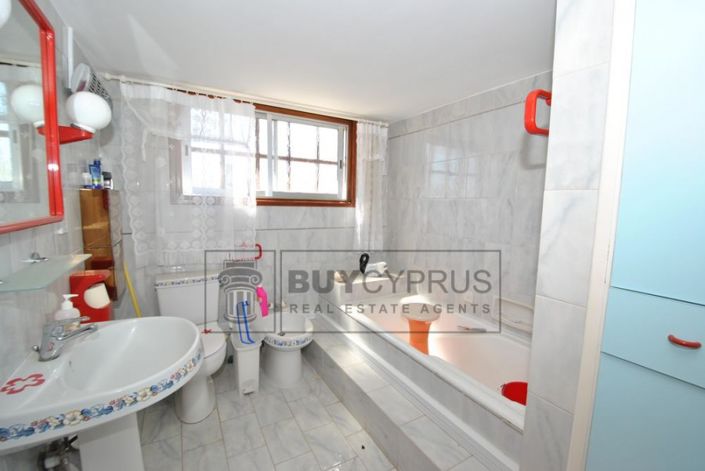 Image No.52-2 Bed Villa for sale