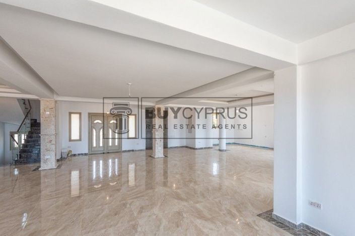 Image No.6-7 Bed Villa for sale