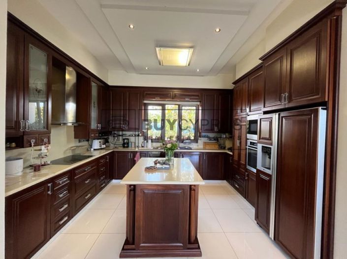 Image No.10-7 Bed Villa for sale