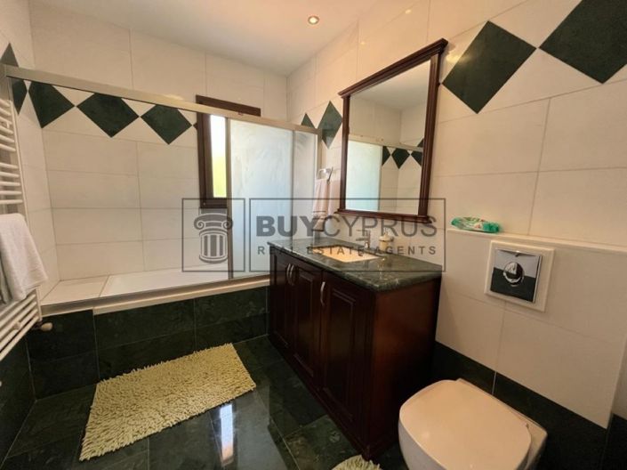 Image No.17-7 Bed Villa for sale