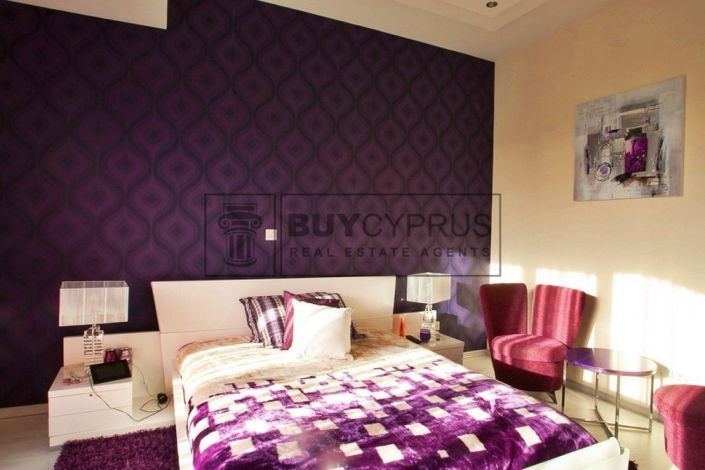 Image No.20-7 Bed Villa for sale