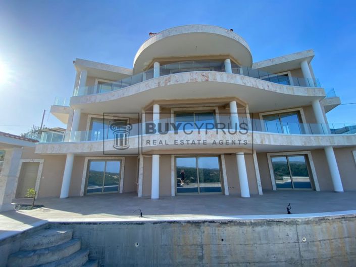 Image No.2-5 Bed Villa for sale