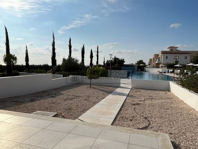 Image No.28-3 Bed Property for sale