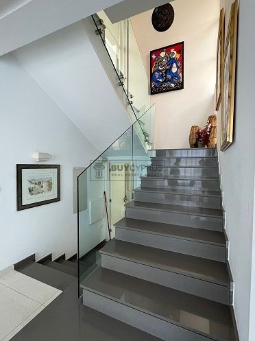 Image No.10-5 Bed Villa for sale