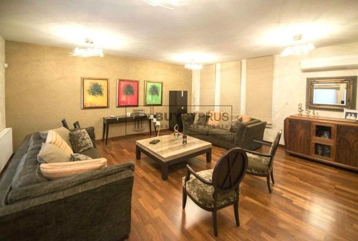 Image No.7-5 Bed Villa for sale