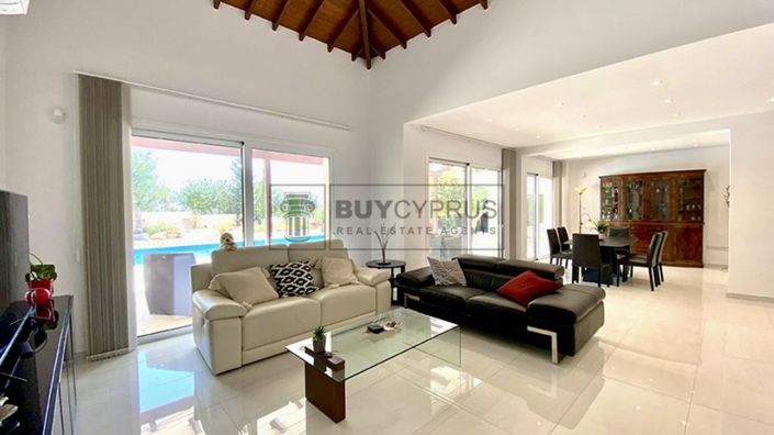 Image No.6-4 Bed Villa for sale