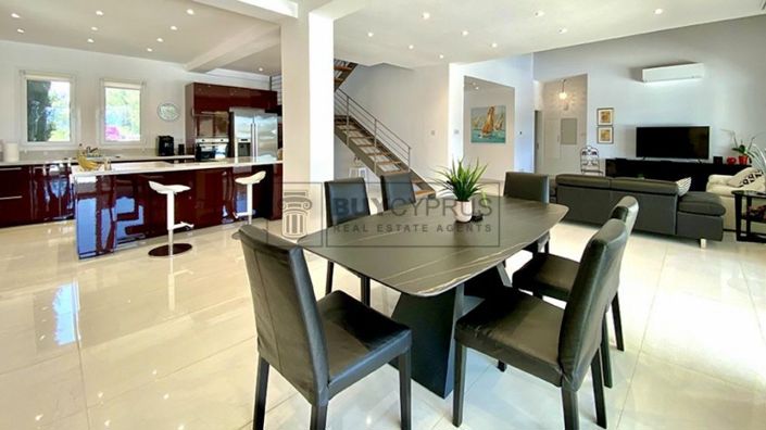 Image No.9-4 Bed Villa for sale