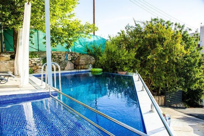 Image No.23-29 Bed Commercial for sale