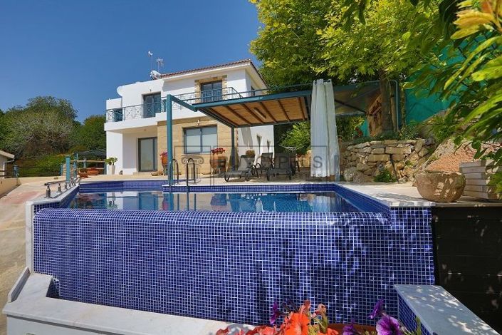 Image No.38-29 Bed Commercial for sale