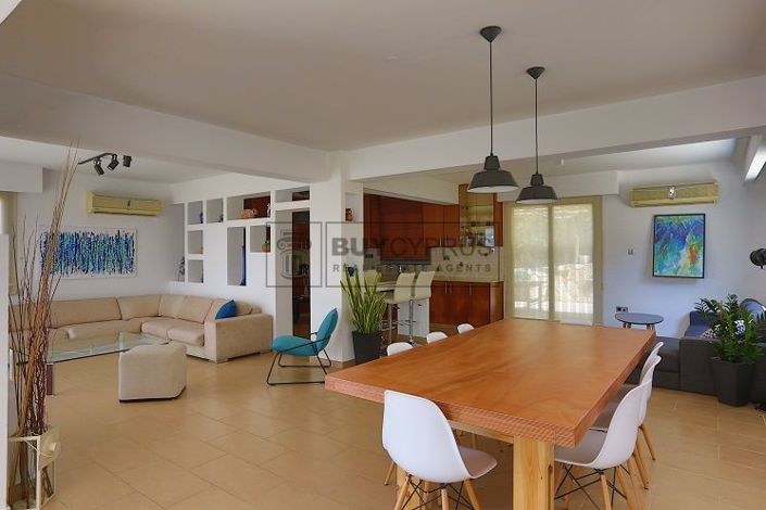 Image No.42-29 Bed Commercial for sale