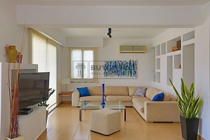 Image No.43-29 Bed Commercial for sale