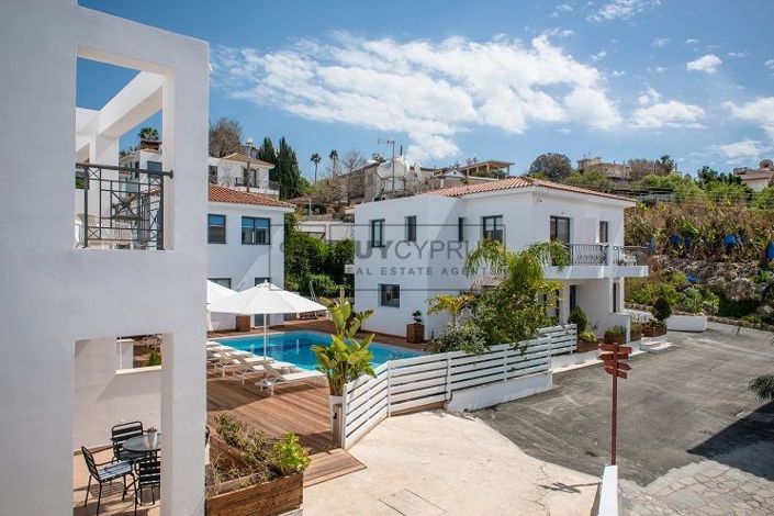 Image No.52-29 Bed Commercial for sale