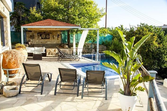 Image No.55-29 Bed Commercial for sale