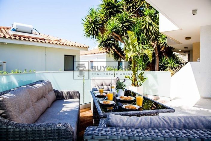 Image No.56-29 Bed Commercial for sale