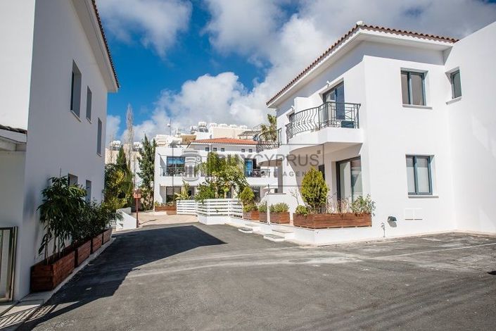 Image No.65-29 Bed Commercial for sale